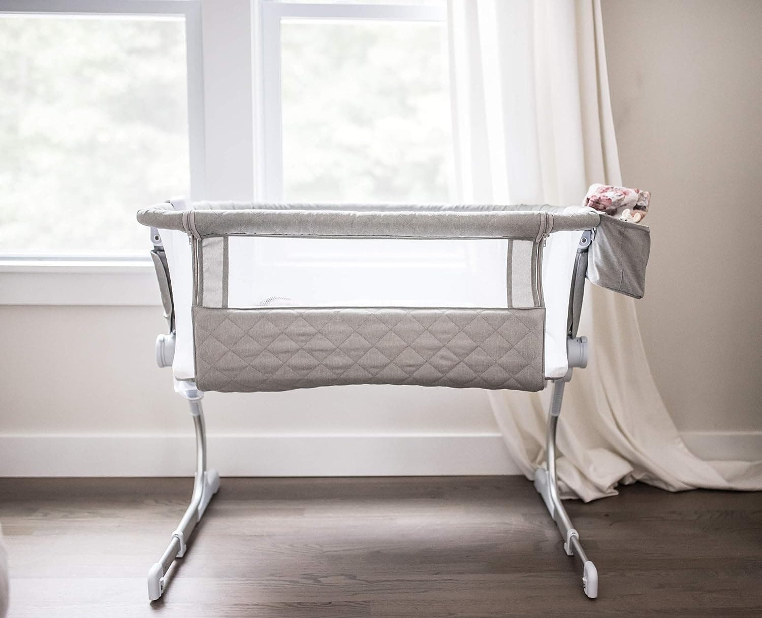Baby Delight Beside Me Dreamer Bassinet, Bedside Sleeper with Sound Machine, 6 Height Adjustments, Quilted Gre